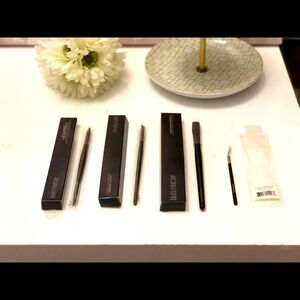 - New! Laura Mercier makeup 4pcs brushes